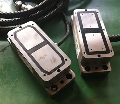 Mobiiltelefoni kesta töötlev elektriline püsimagnetpadrun